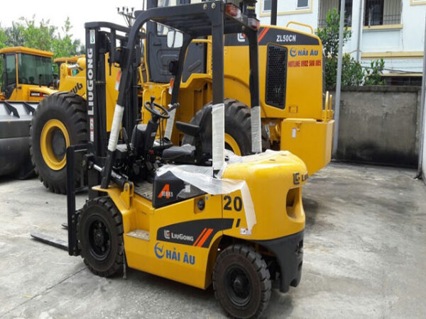 Xe nâng dầu liugong 2 tấn