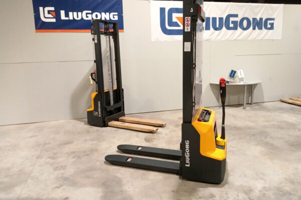 Xe nâng điện Stacker Liugong