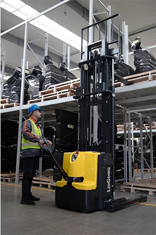 Xe nâng điện stacker liugong